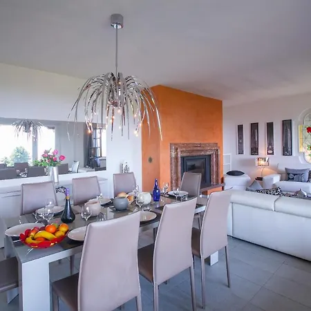 Villa Sleeps 8