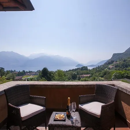 Villa Sleeps 8 *