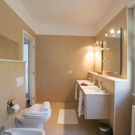 Sleeps 8 Villa Menaggio