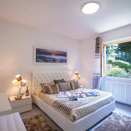 Sleeps 8 Villa Menaggio