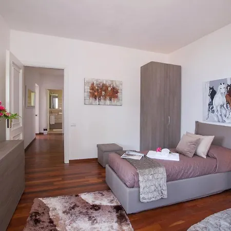 Sleeps 8 Menaggio